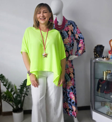 Asymetric V tunic
