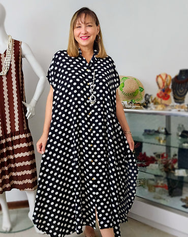 Polka Dot Maxi Túnic Airflow – Elegancia Suelta en Tendencia
