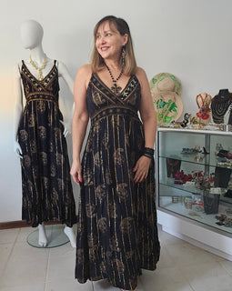 Golden Muse | Vestido Boho Negro con Destellos Dorados